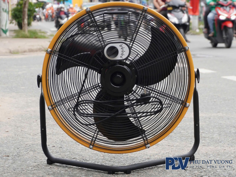 Cach-giam-tieng-on-cho-quat-cong-nghiep-hieu-qua-2-phudatvuong