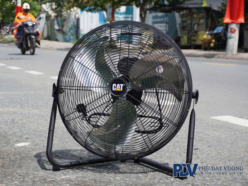 Cach-bo-tri-quat-cong-nghiep-hop-ly-hieu-qua-phudatvuong