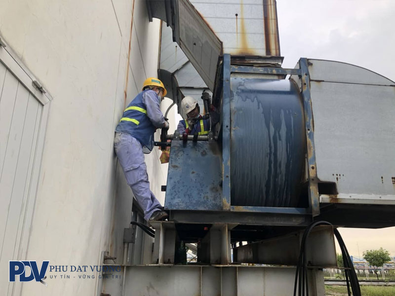 Luu-y-quan-trong-khi-sua-quat-cong-nghiep-phudatvuong