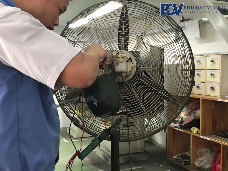 Ly-do-can-sua-chua-quat-cong-nghiep-dung-cach-phudatvuong